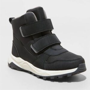 Arrow Hiker Winter Boots. All in Motion. Size 1 Youth